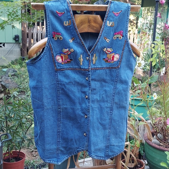 Jean vest. - Picture 1 of 7